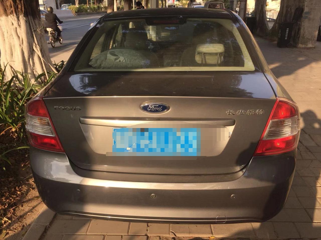 福特福克斯 二手车，不太清楚具体哪一款，出厂日期10年的，经典1.8L 自动，市区均速17km时, 油耗高百公里10到1