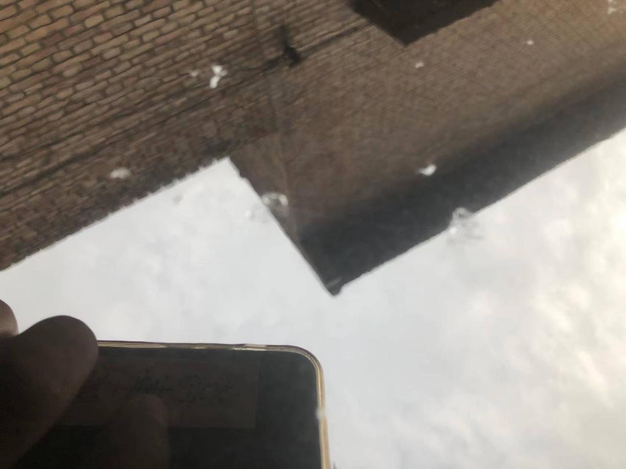 红旗H5经典 前机盖出现小裂痕没有小坑怎么回事呢