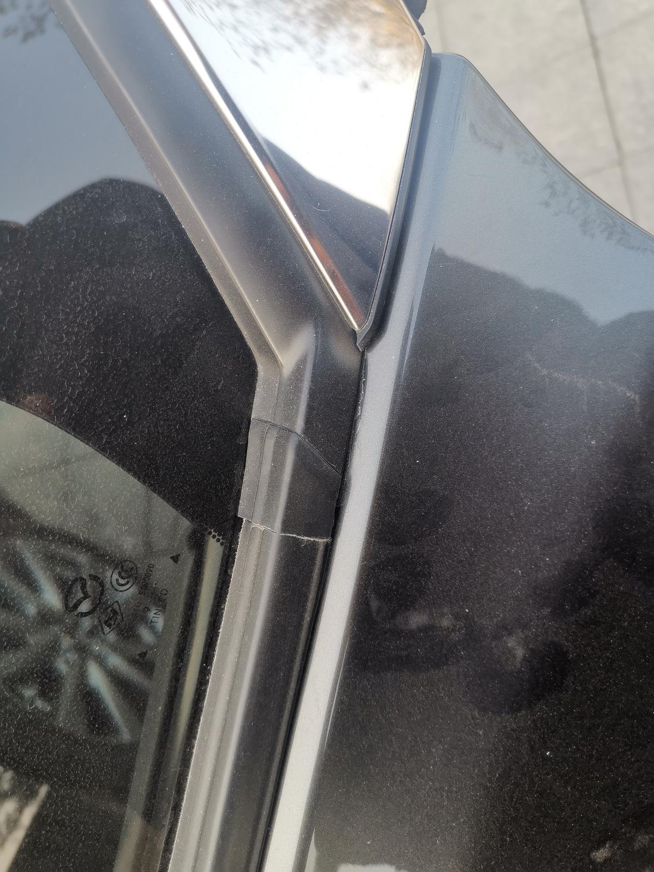 马自达3 昂克赛拉 后座这个条，都是接的吗？不稳妥啊
