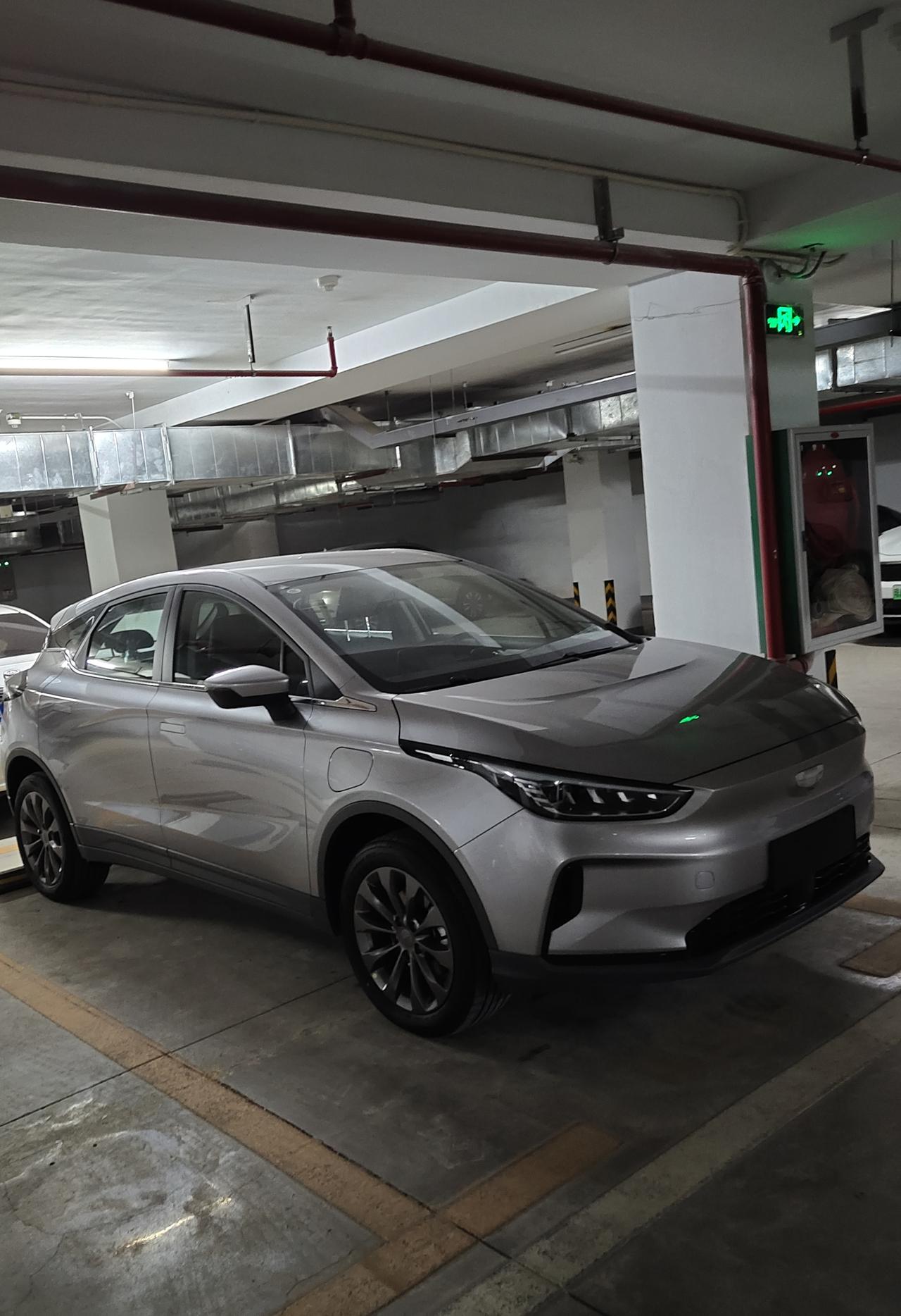 几何几何C 本周刚提几何c 400，发现中低速 '在颠簸路面、过坑和过减速带时，底盘发出类似叽叽 滋滋 吱吱的声音，尤其