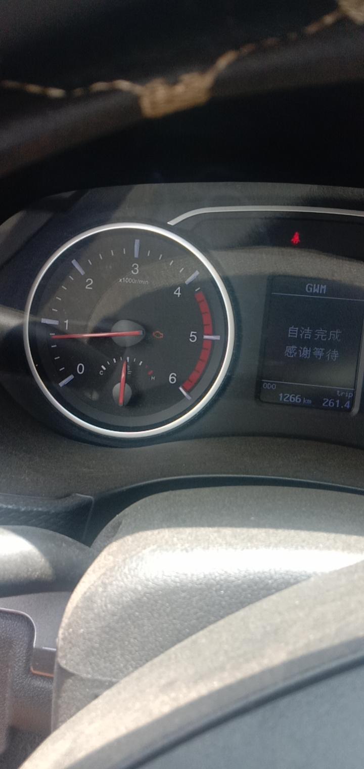 长城风骏5 自吉好了故障灯都一直亮的是怎么回事 店里的回答是一两天就会好了 是不是这样的