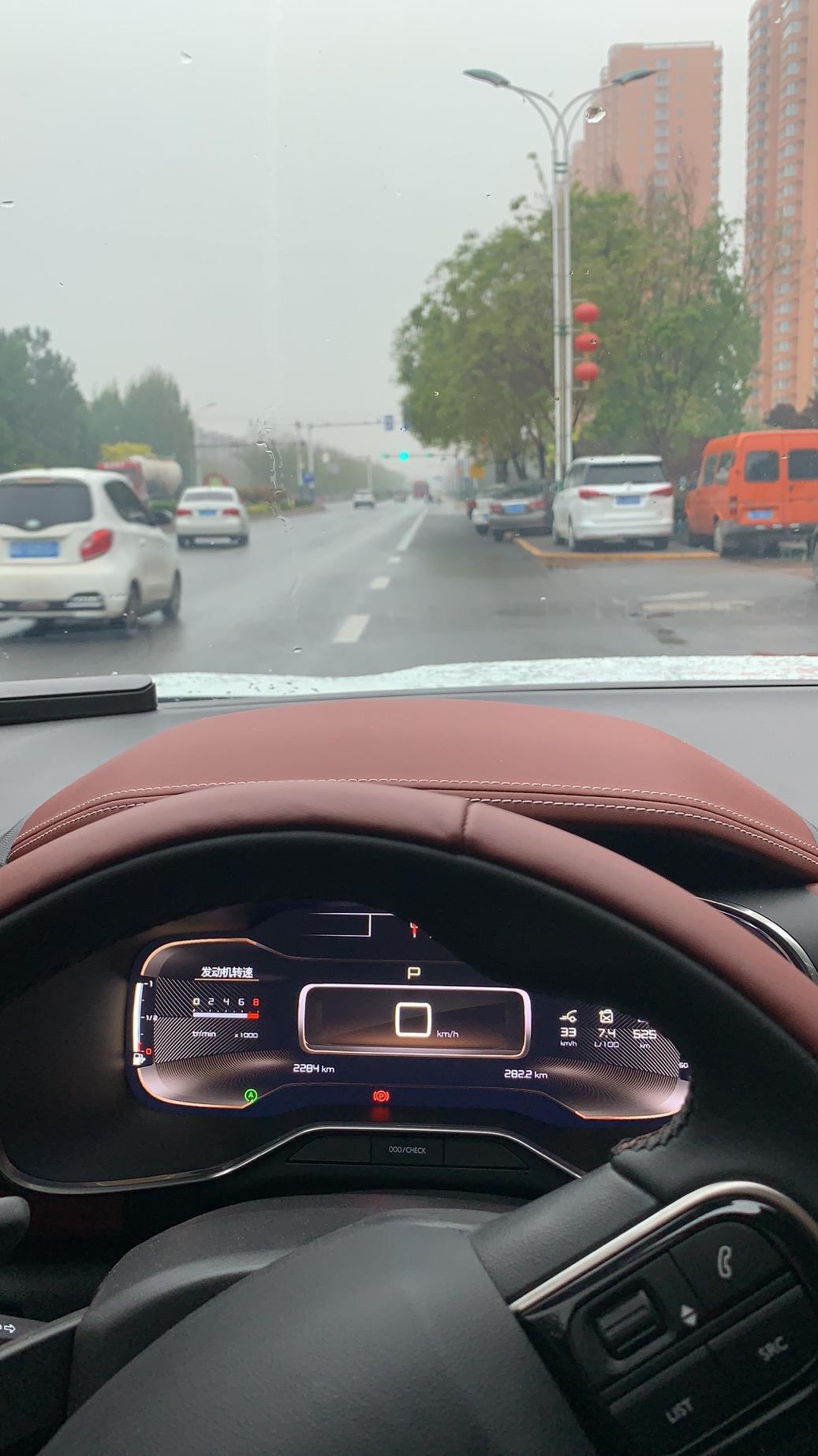 雪铁龙天逸 C5 AIRCROSS 21款的车主，你们的方向盘会不会打手？之前试驾的时候没有太注意，也是速度没有太快。结