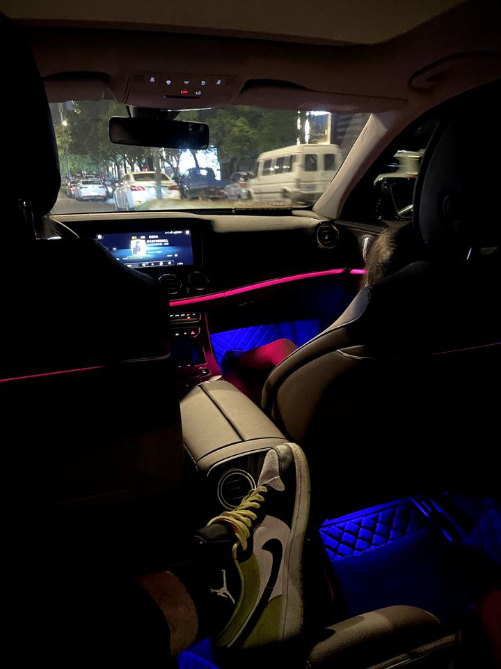 奔驰E级 各位请教一个问题奔驰e300豪华连接微信视频为什么没有声音？怎么解决。微信语音和电话都可以，就是视频不行