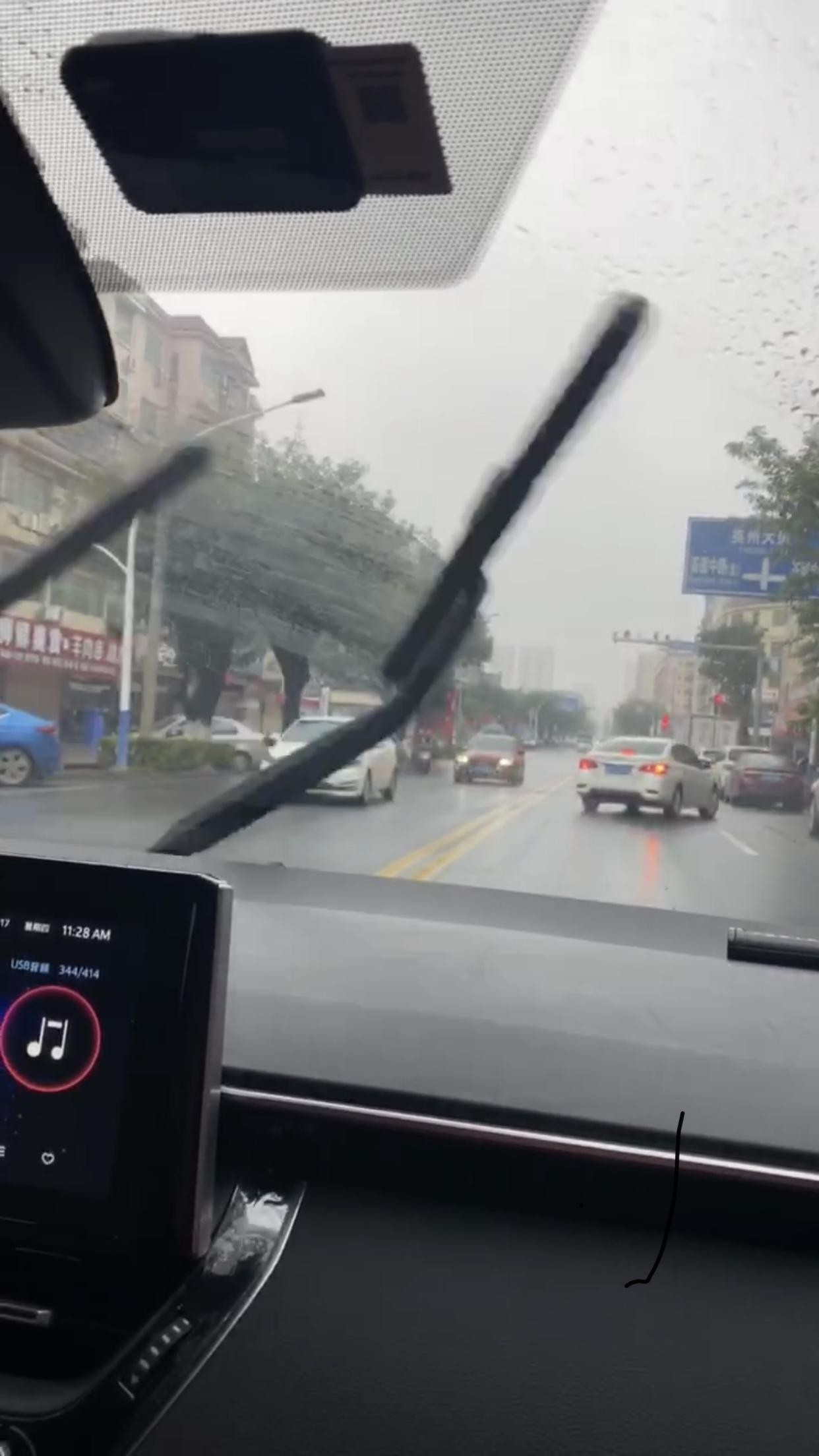 丰田雷凌 有什么好用的雨刮介绍吗？换了水弹的也不行