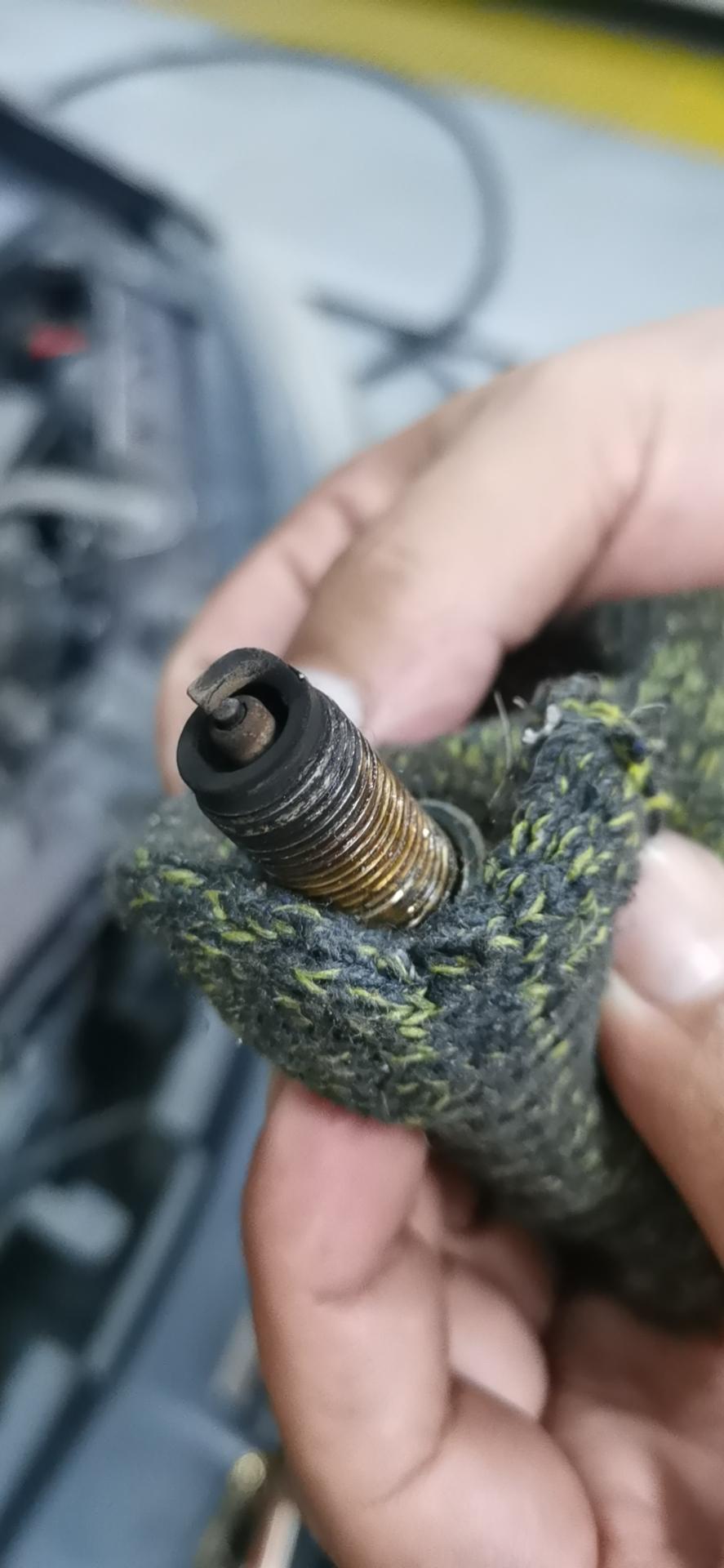 我的车是帝豪715 12款,切换烧油的时候,感觉动力不是很足,去汽修店清洗了节气门，还有没什么效果,后面换了四个火花塞,