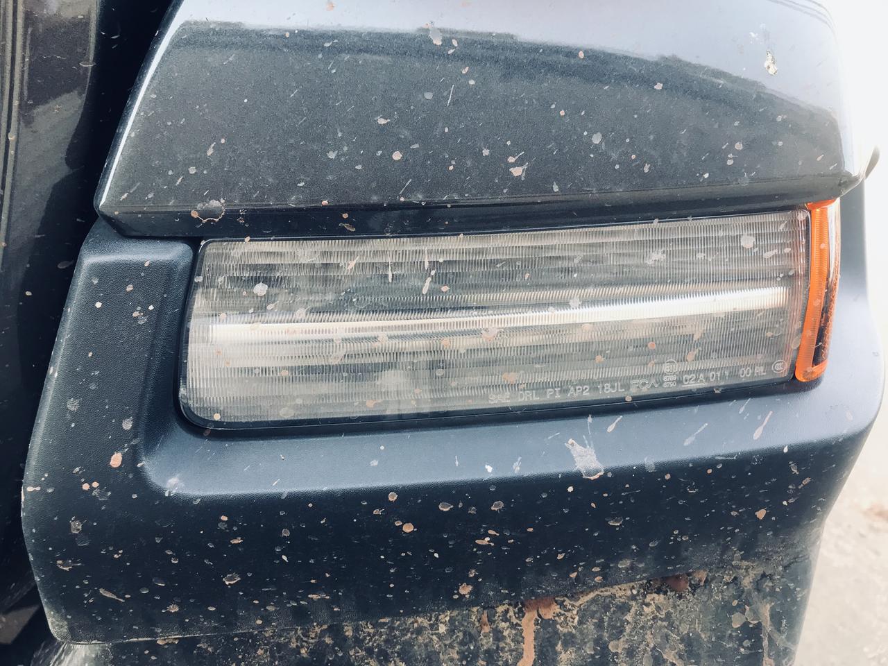 Jeep牧马人4xe 昨天冲了几次泥巴坑 今天出现日间行车灯不能正常亮起 行车后发生亮度减弱现象 看了说明书说是单侧发生
