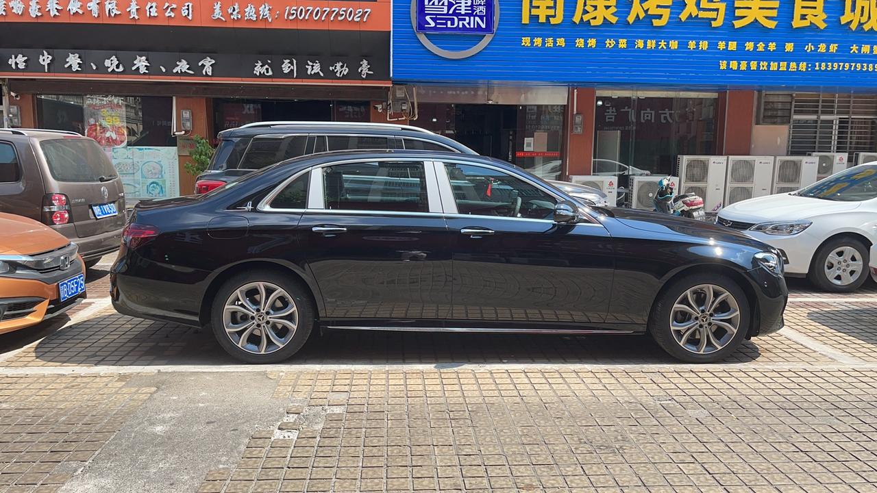 奔驰E级 冷车抖动  屁股都感觉抖  开一会又不抖了是正常吗？