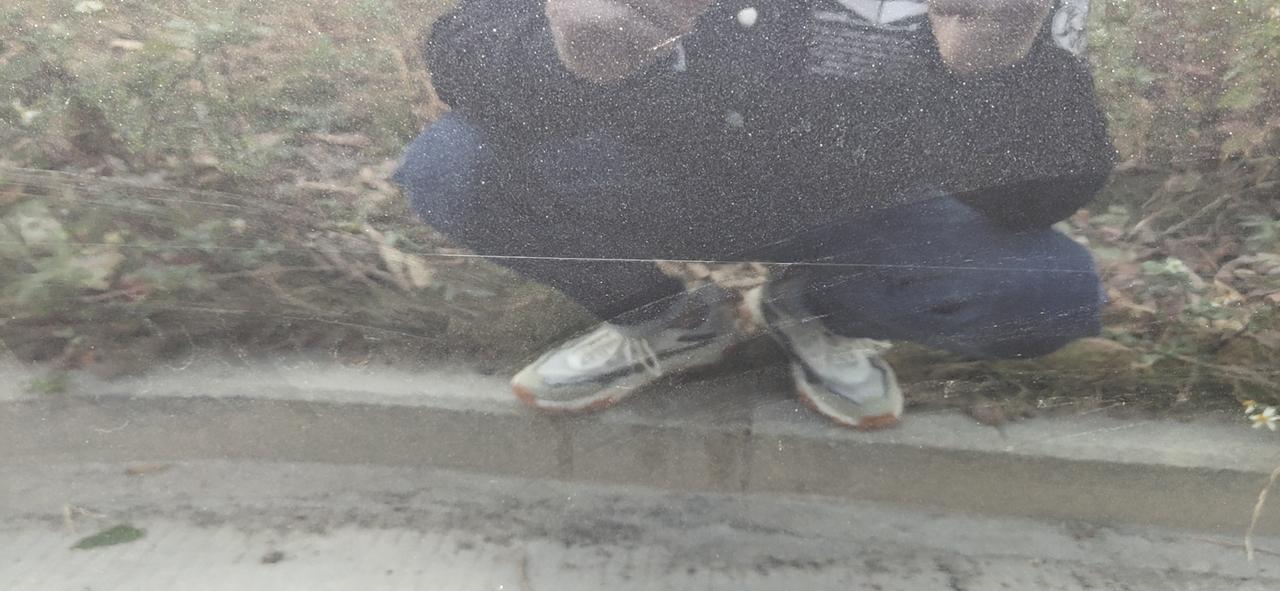 大众帕萨特 汽车被树枝刮出一道印子   怎么办呀？