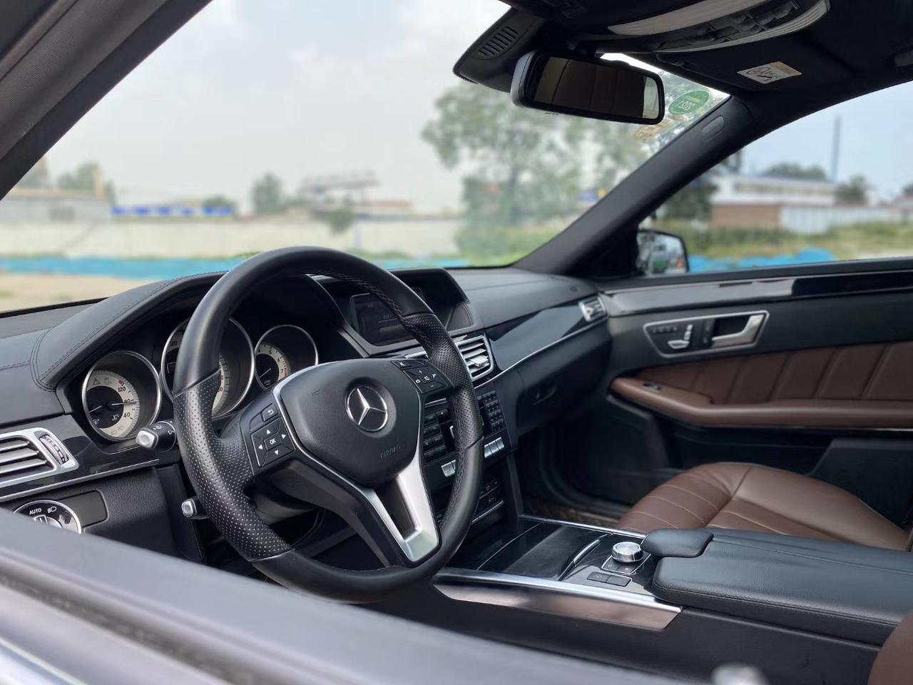 奔驰E级 最新到店15年登记奔驰E320 运动型 4MATIC，3.0T双涡轮增压V6大心脏全时四驱，全程4S店保养全车