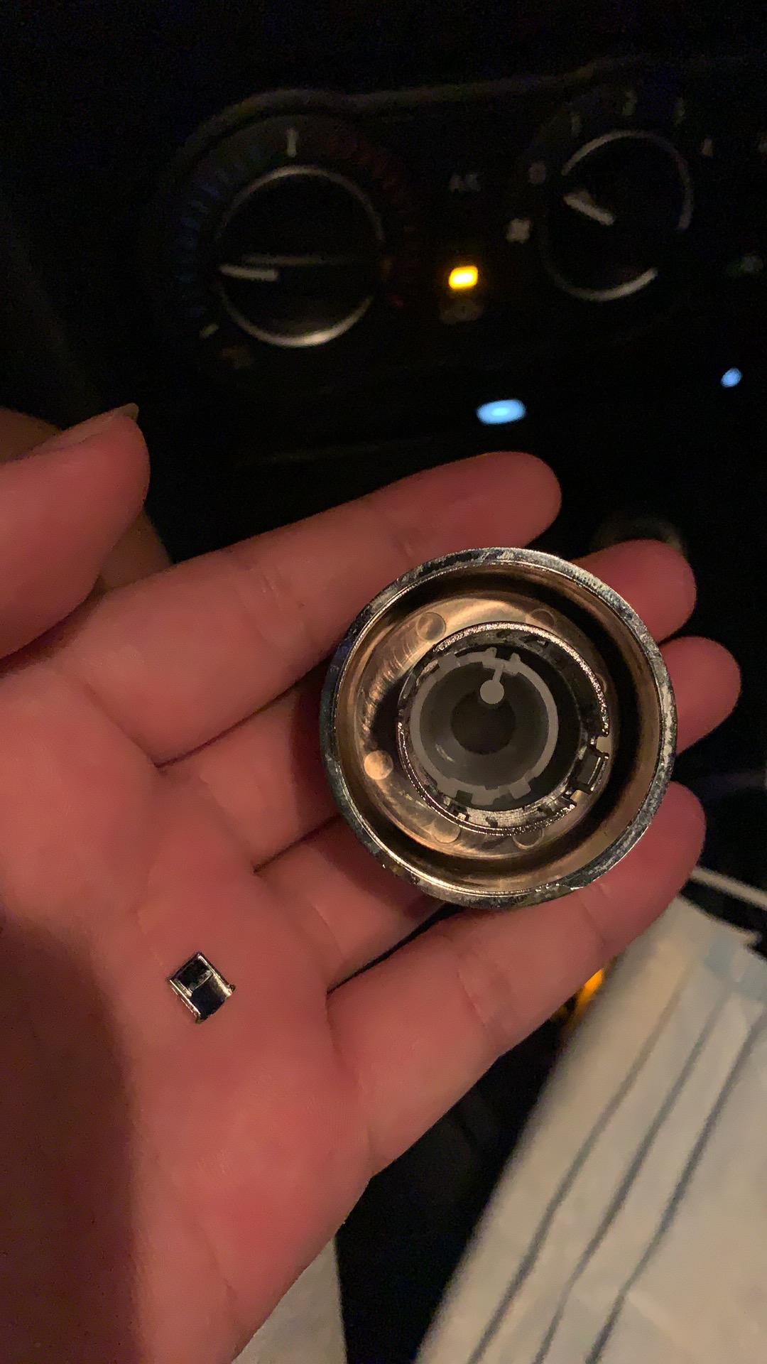 马自达3 昂克赛拉 16款昂克赛拉，多媒体按钮卡扣断了？网上找了好久都没找到有卖，有老铁知道哪里能买到吗？