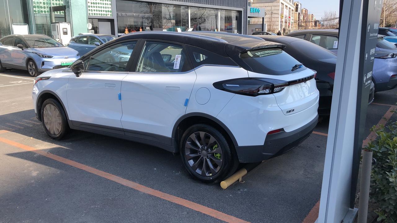 几何几何C 这车能提吗兄弟萌，10月生产的车，优惠3万，幂方