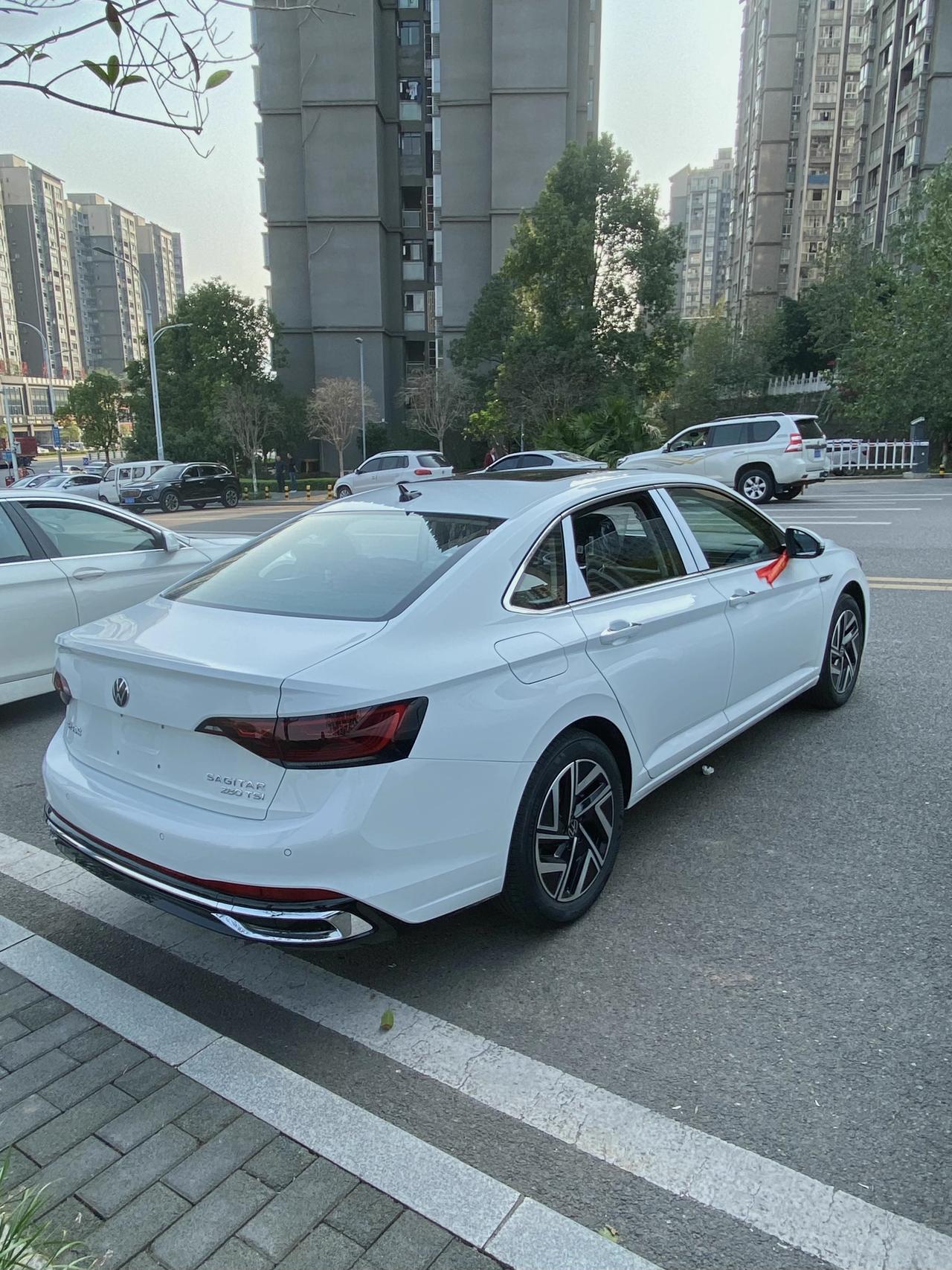 大众速腾 4s店送的3m膜可以贴吗？质量啥的好不好哦