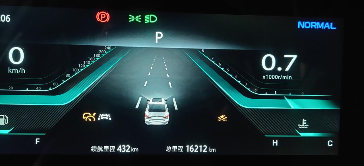 长安逸动 为什么突然之间这两个亮故障灯了，巡航也用不了了。有么有遇见过的？