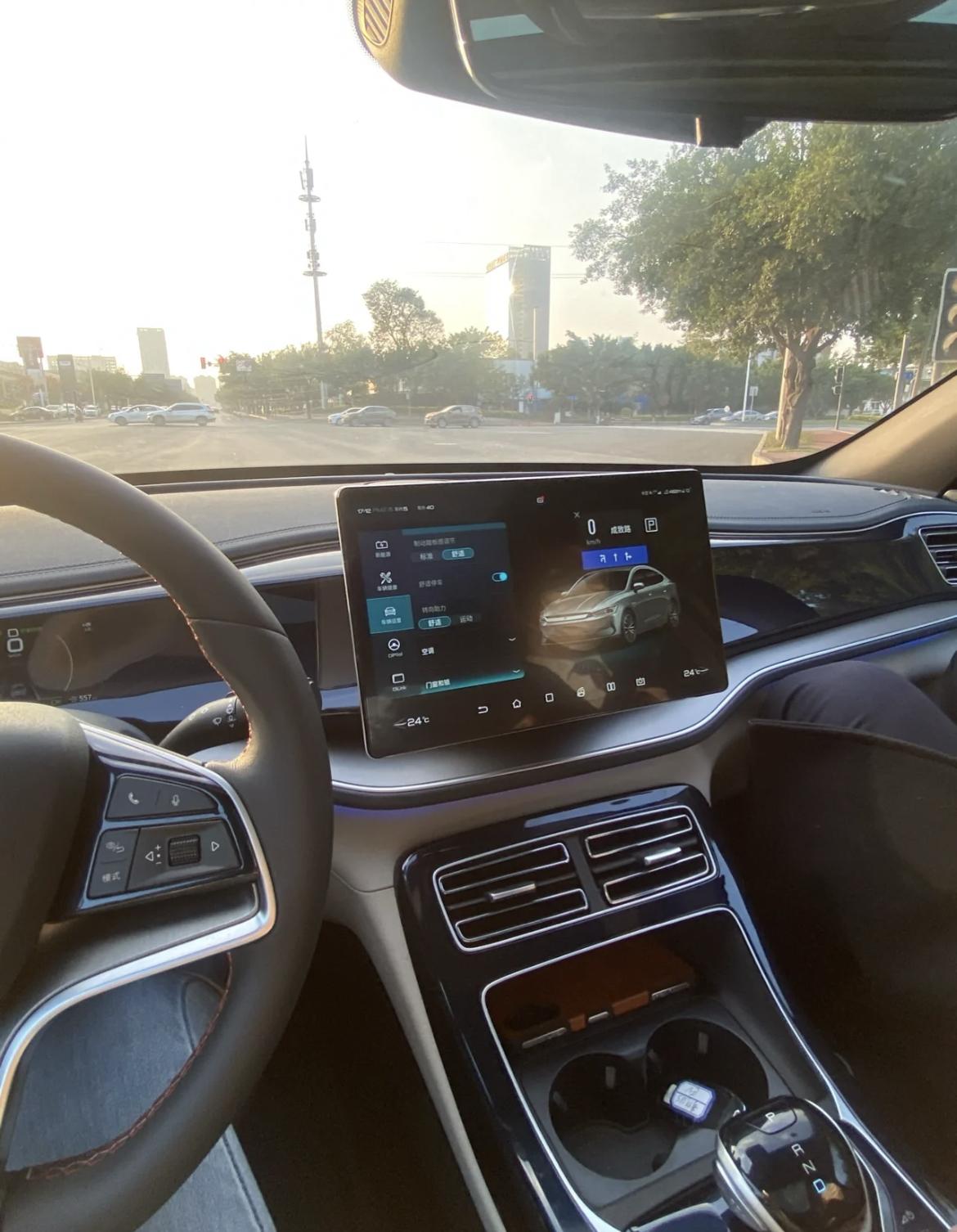 比亚迪秦PLUS DM-i 新款秦冠军版120超越第一批提车，一个月了大家用车感受怎么样？