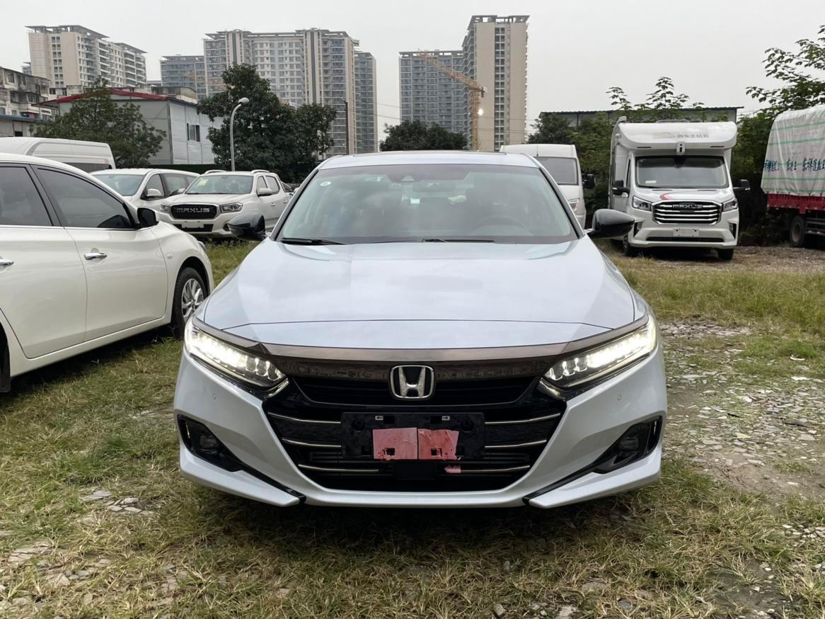 想问大家雅阁尊贵明年678月份22w全款能搞定?？