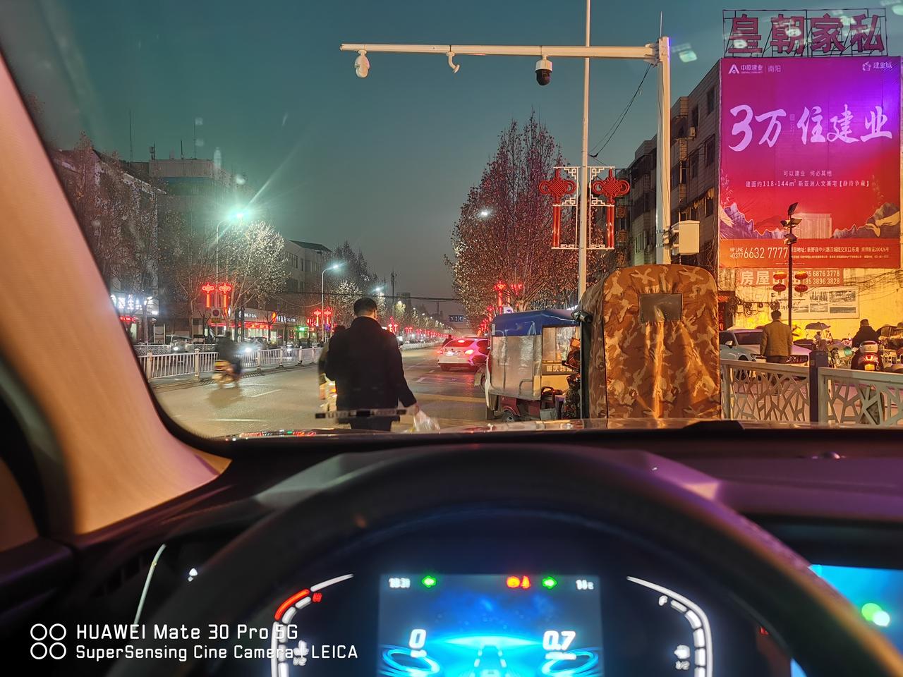 因买车问题跟女友分手，我想买75Plus前女友想要买雅阁，最终前女友跟开雅阁的跑了（其实是我兄弟），有事没事就开我面前恶