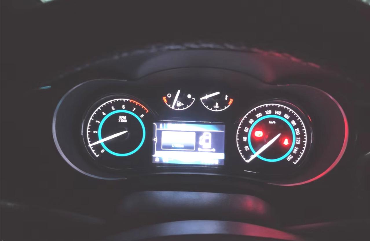 奥迪A4L 这个是什么车，有知道的么？