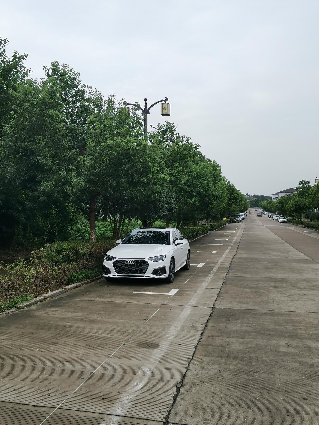 2020款奥迪A4L豪华动感版停车起步那一下车抖是有什么问题吗