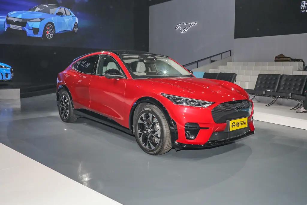 特斯拉Model Y 最近电车实在太香 以前还一直抗拒电车 现在是真的真香定律 最近在对比这款电马跟model y 请问