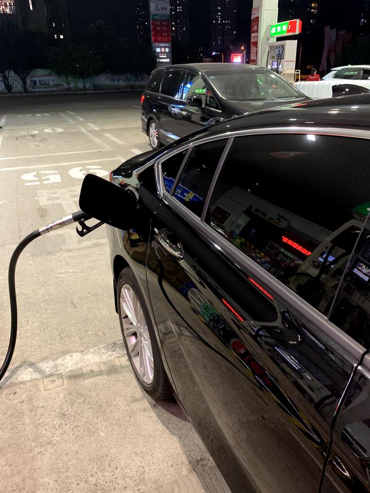 别克君威 不懂就问，原地怠速，有点抖动，是因为闭缸了吗。昨天刷视频说60～70巡航会闭缸，原地怠速也会