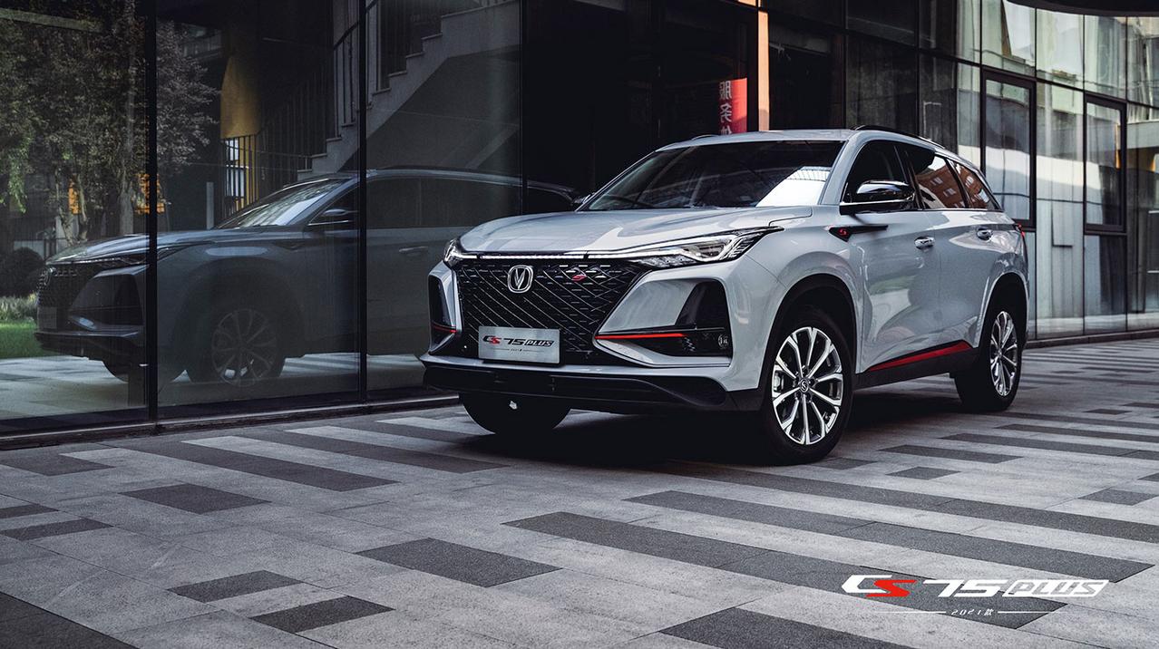 哈弗H6 下定决心要订车了，个人喜欢suv，一直纠结第三代H6和2021款cs75plus，，单论外观，喜欢原子灰的75