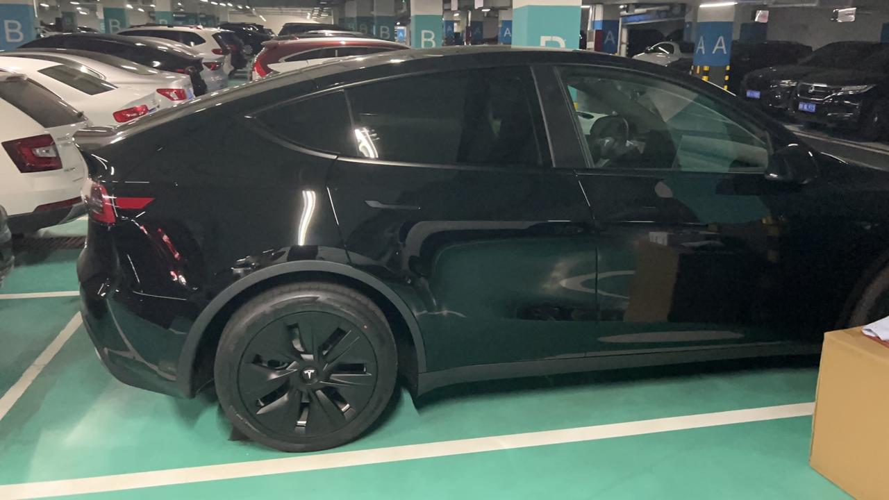 特斯拉Model Y 毛豆y都需要保养什么项目。多少公里保养一次