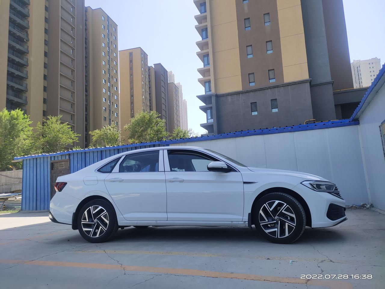 我就想问有没有乌鲁木齐的车友  速腾23款超越puls落地多钱  裸车优惠多钱