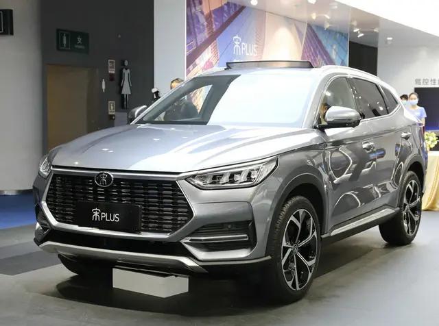2019年CS75plus成为车市黑马，2020年哈弗H6全新换代，比亚迪宋plus紧随其后亮相，三家产品同一价位内，如