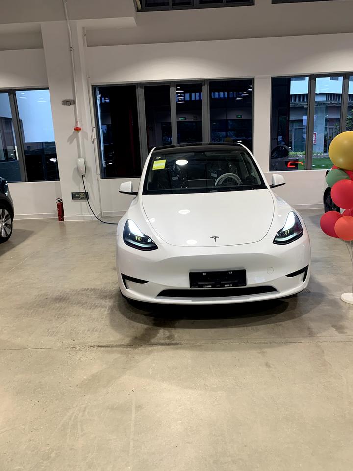 特斯拉Model Y 看着20寸轮毂好喜欢，有谁知道哪里买20寸的轮毂比较靠谱的呀