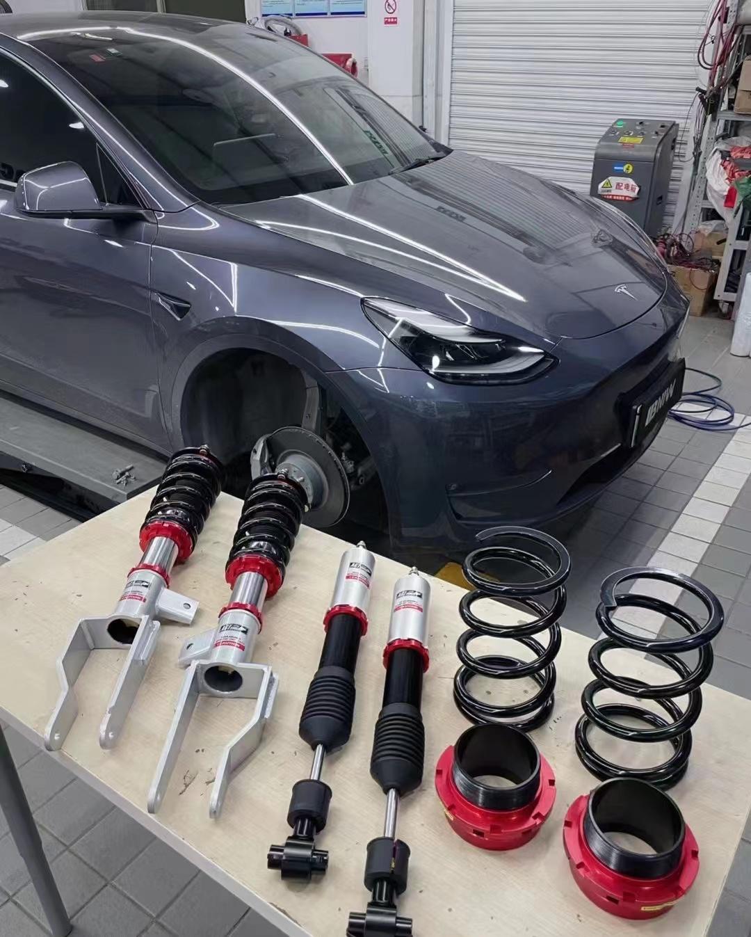 特斯拉Model Y 减震太硬了，这两套那个舒服一下，好一个，改过的兄弟给点意见。