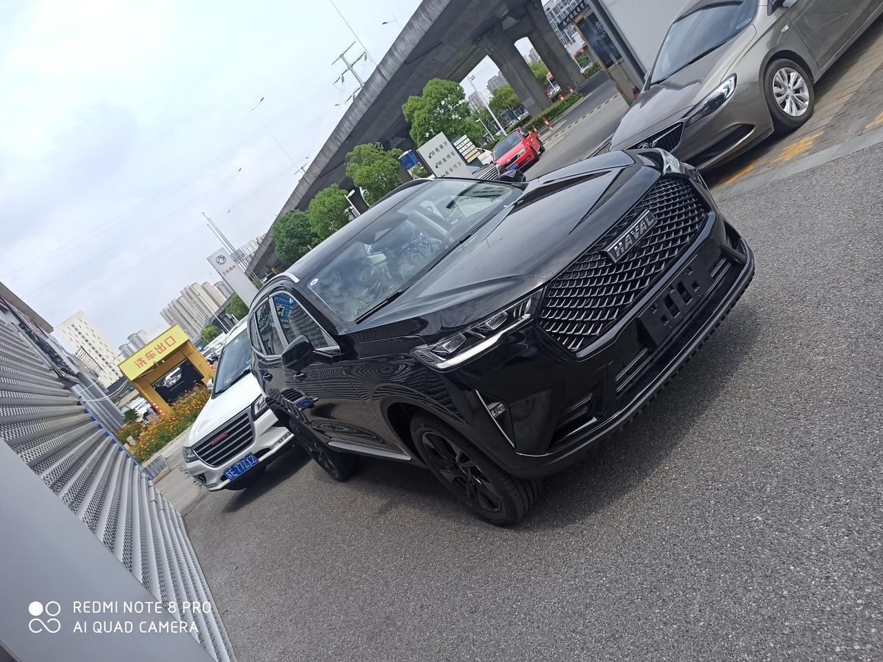 哈弗H6 南宁哈弗第三代H6两驱 2.0max  优惠多少  多少钱落地为最佳，望各位告知！谢谢