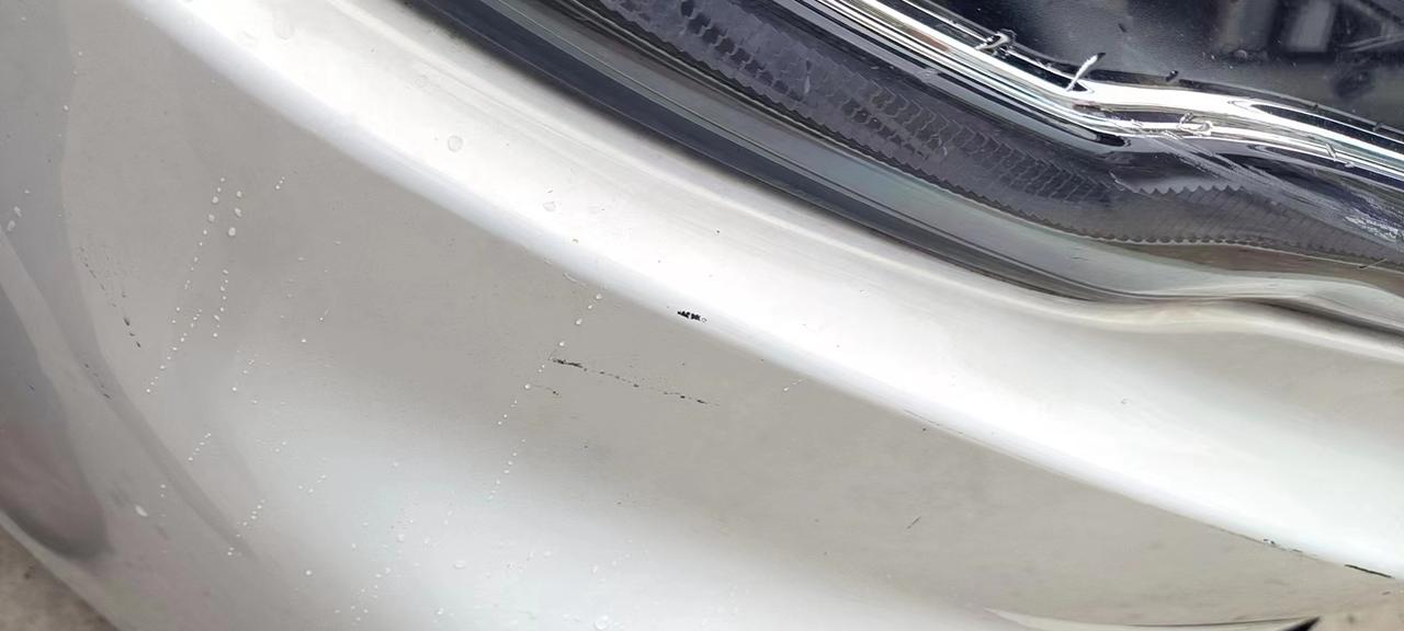 红旗H5经典 兄弟们，明天就要去提车，结果今天端午节4s店来问候了。说车子被别人溜车给撞了，现在这种情况，我要求直接终止