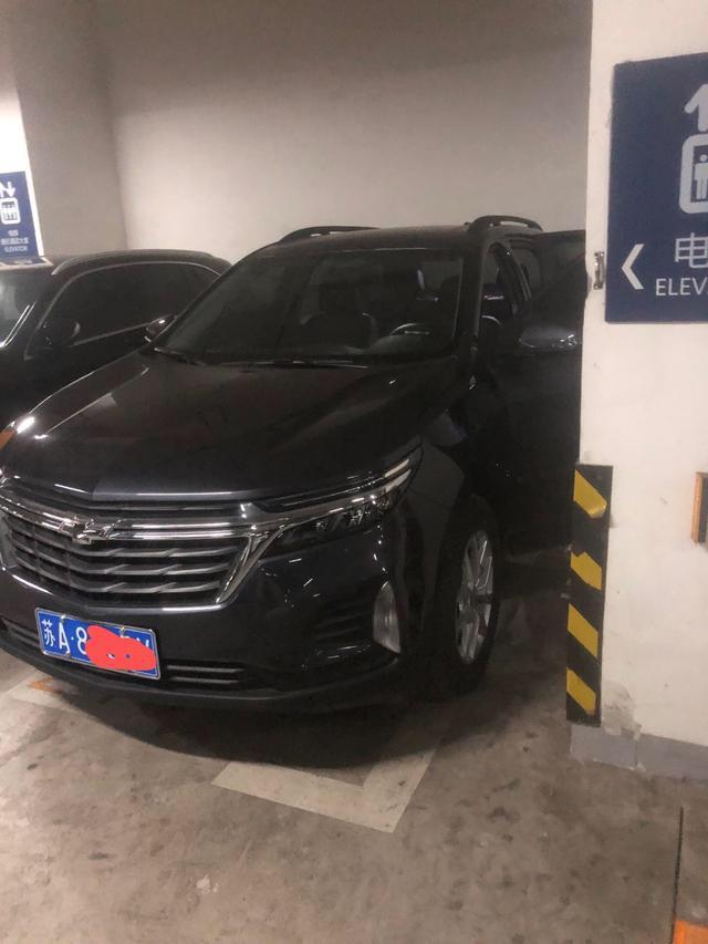 兄弟们，22款探界者，刚跑500公里。偶然间发现方向盘转向的时候会有“哒”的一声，有点类似转向灯回弹的声音。基本上方向盘