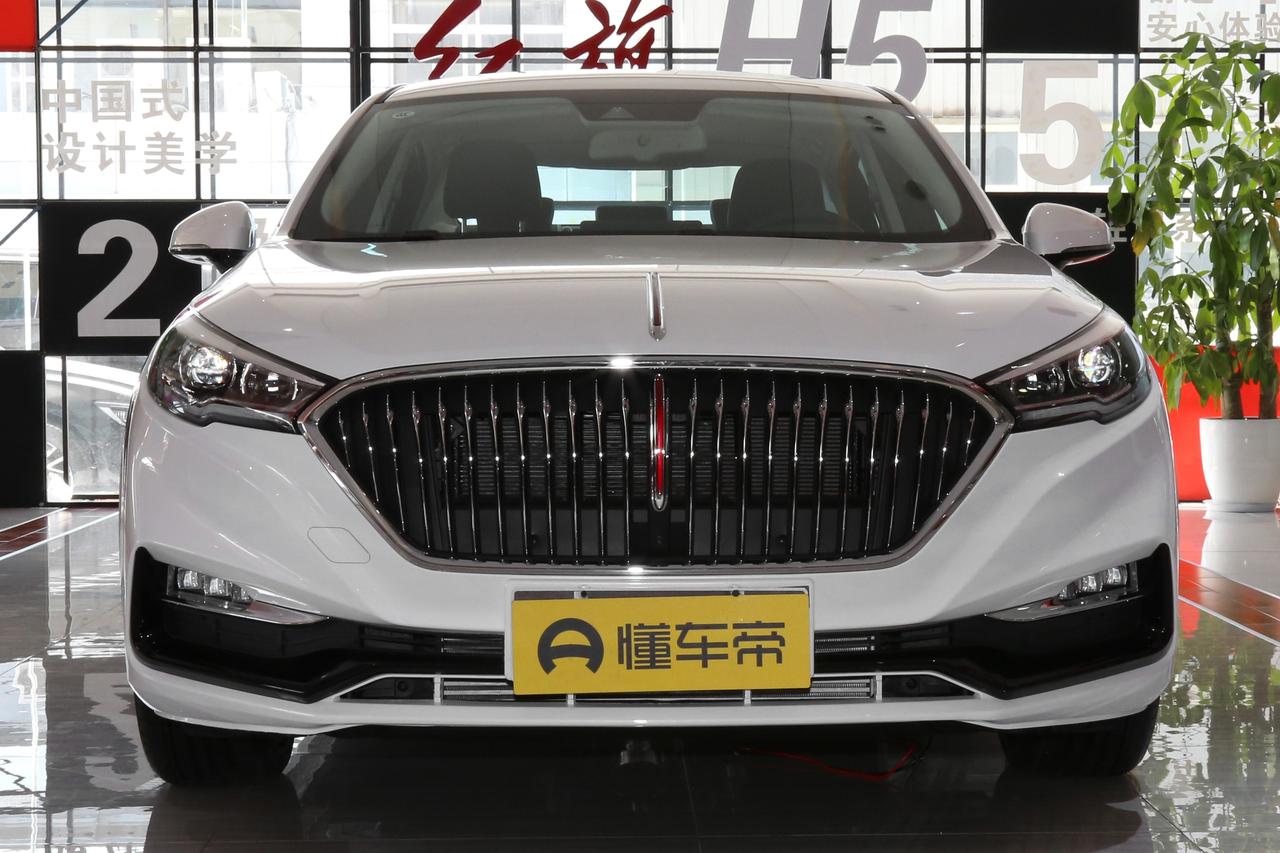 红旗H5经典 手头有8个w，红旗H5  1.8T旗韵版和吉利星瑞2.0T尊贵版你们会选哪个