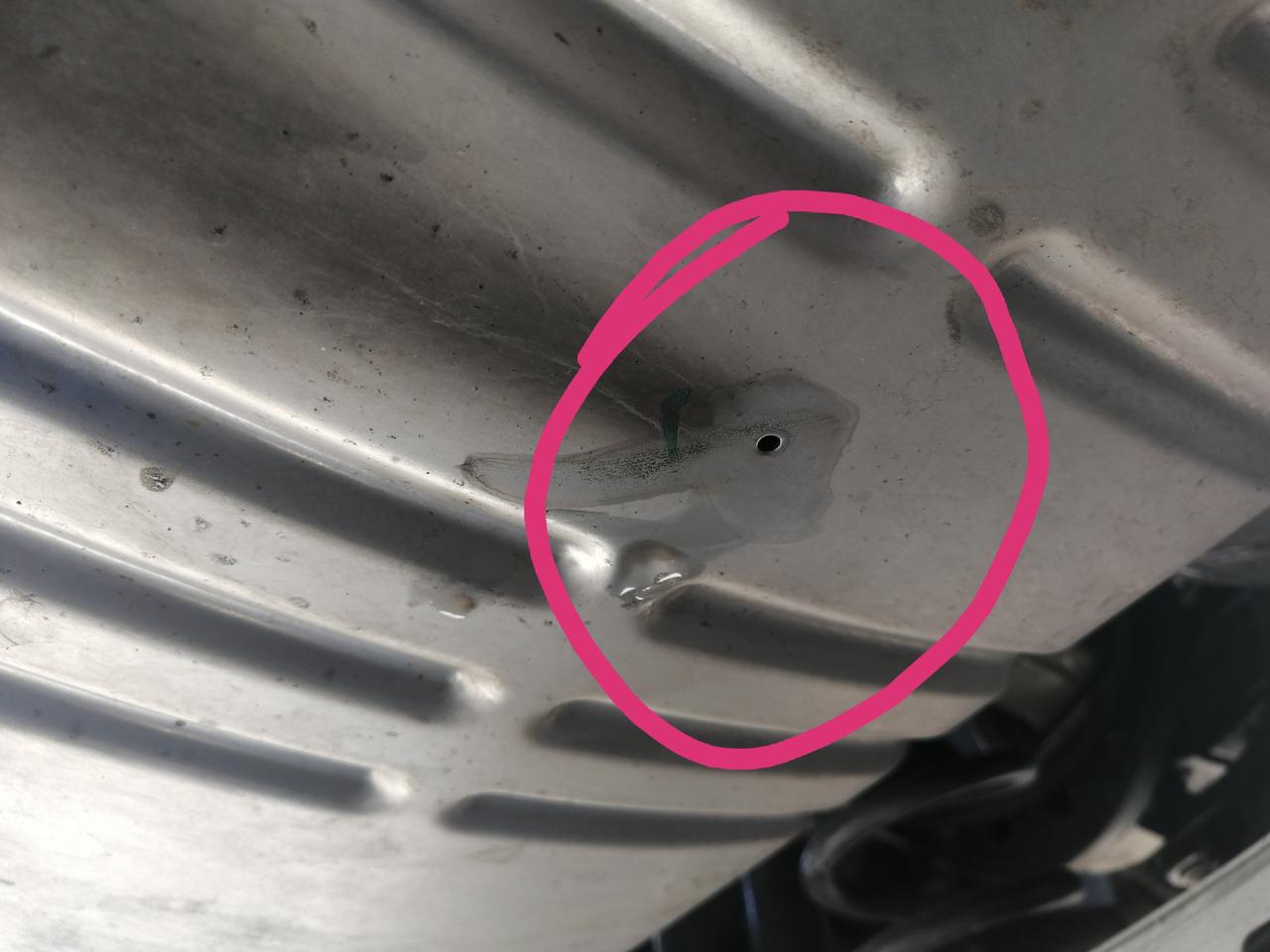 雪佛兰探界者 21款 2.0T  RS智能拓界版发现排气管总连接器上有个小洞，漏水？是不是坏了