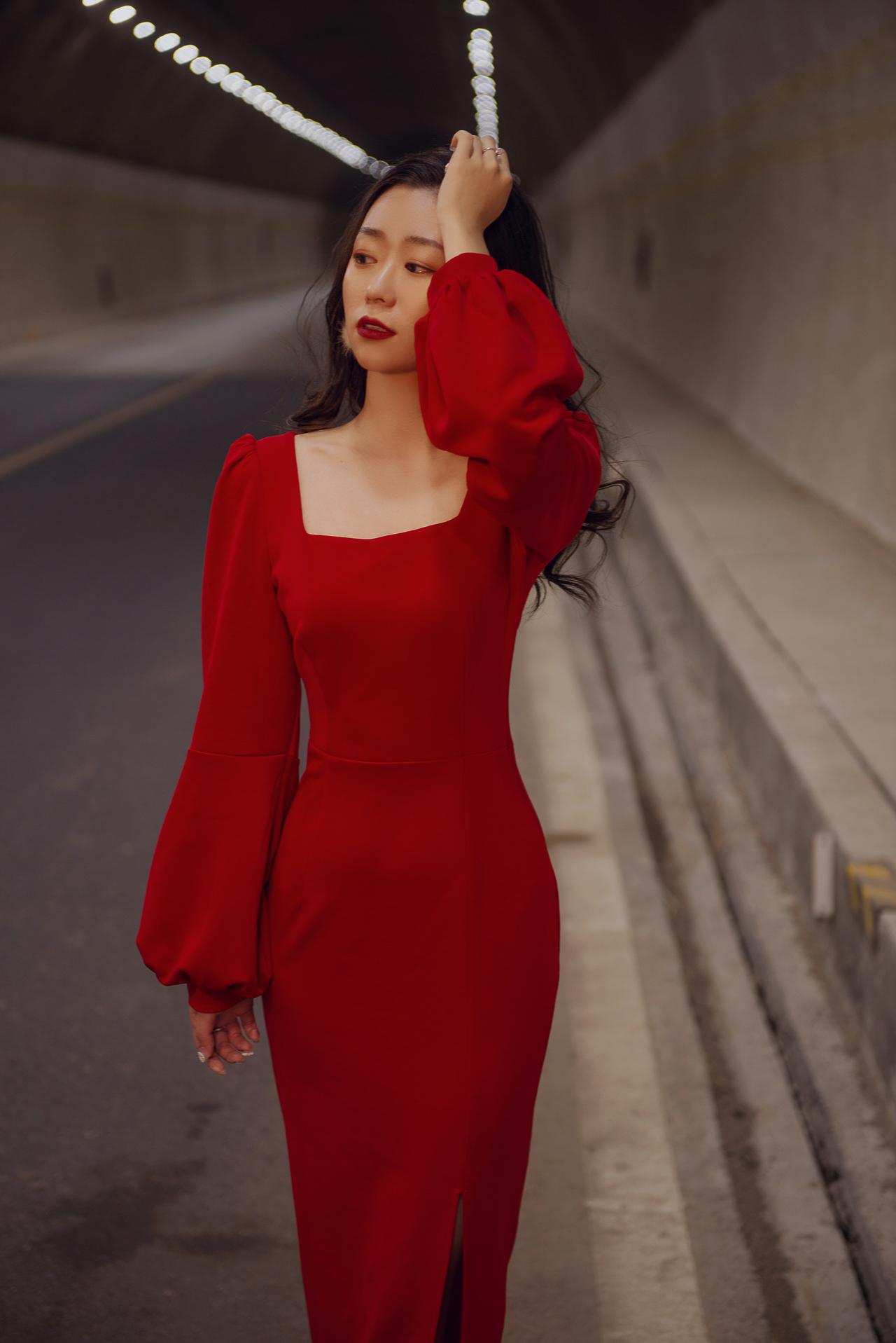 亲们  我最近又看上了领克02  感觉02挺漂亮配置也可以  这款车和逍客对比的话 哪个更好一点啊  我是女生 就是上下