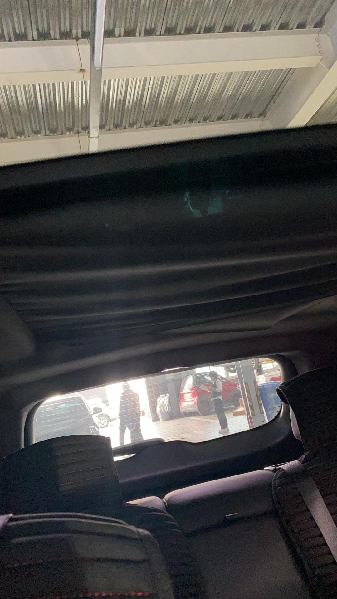 雪佛兰探界者 天窗一年就用了一次，就成样了，求解为啥了，就是正常操作点了下开关而已