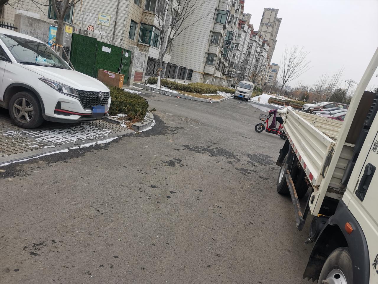 东风风光风光500 起步溜车，倒档溜车