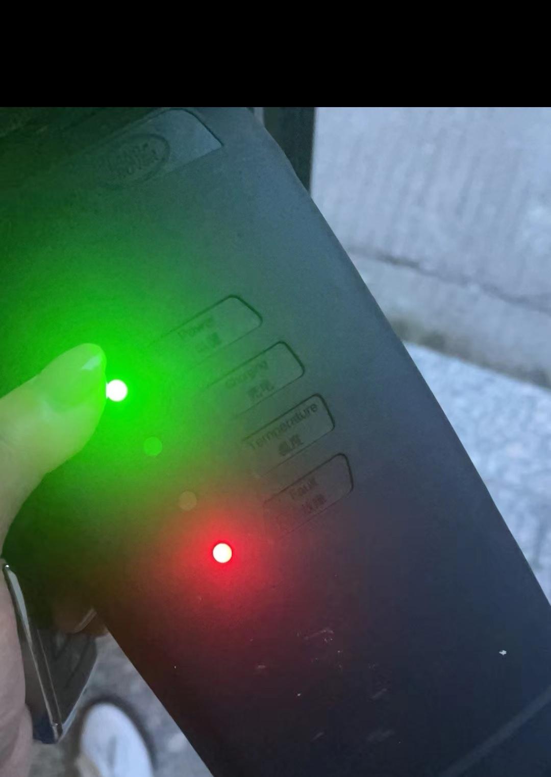 路虎发现运动版PHEV 今天要用随车充，但总是充不上，问了4S店也问了个寂寞，各位车友知道是啥原因不？要接地？要16安插