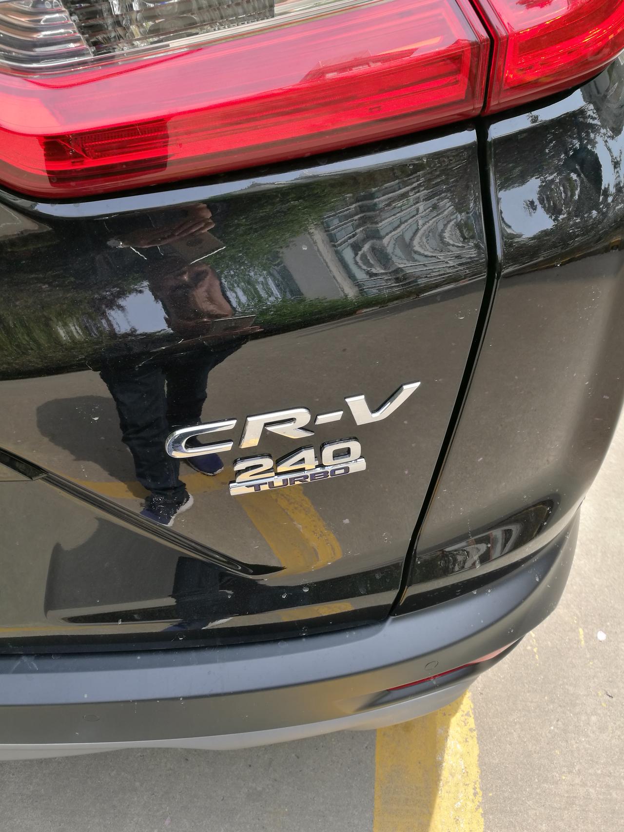 本田CR-V 车屁股后的240是什么意思？