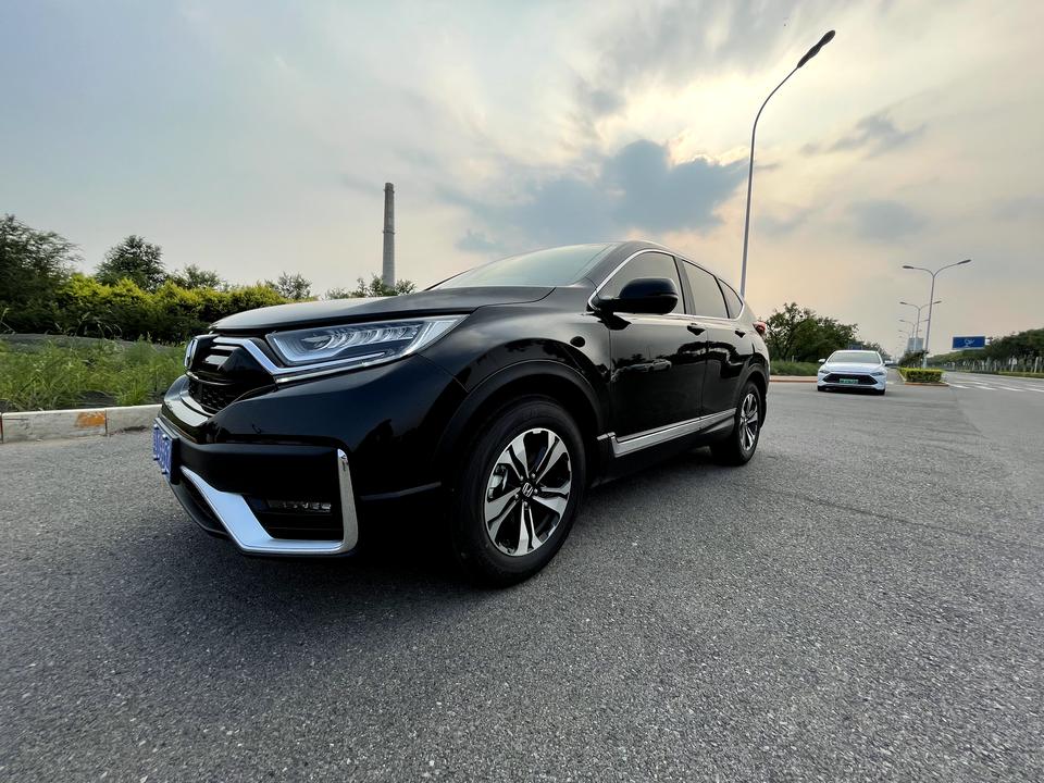 本田CR-V CRV2021风尚版，在过一个路口之后突然感觉往右转比往左方向盘重了好多，回弹阻力比左边要大是什么原因么？