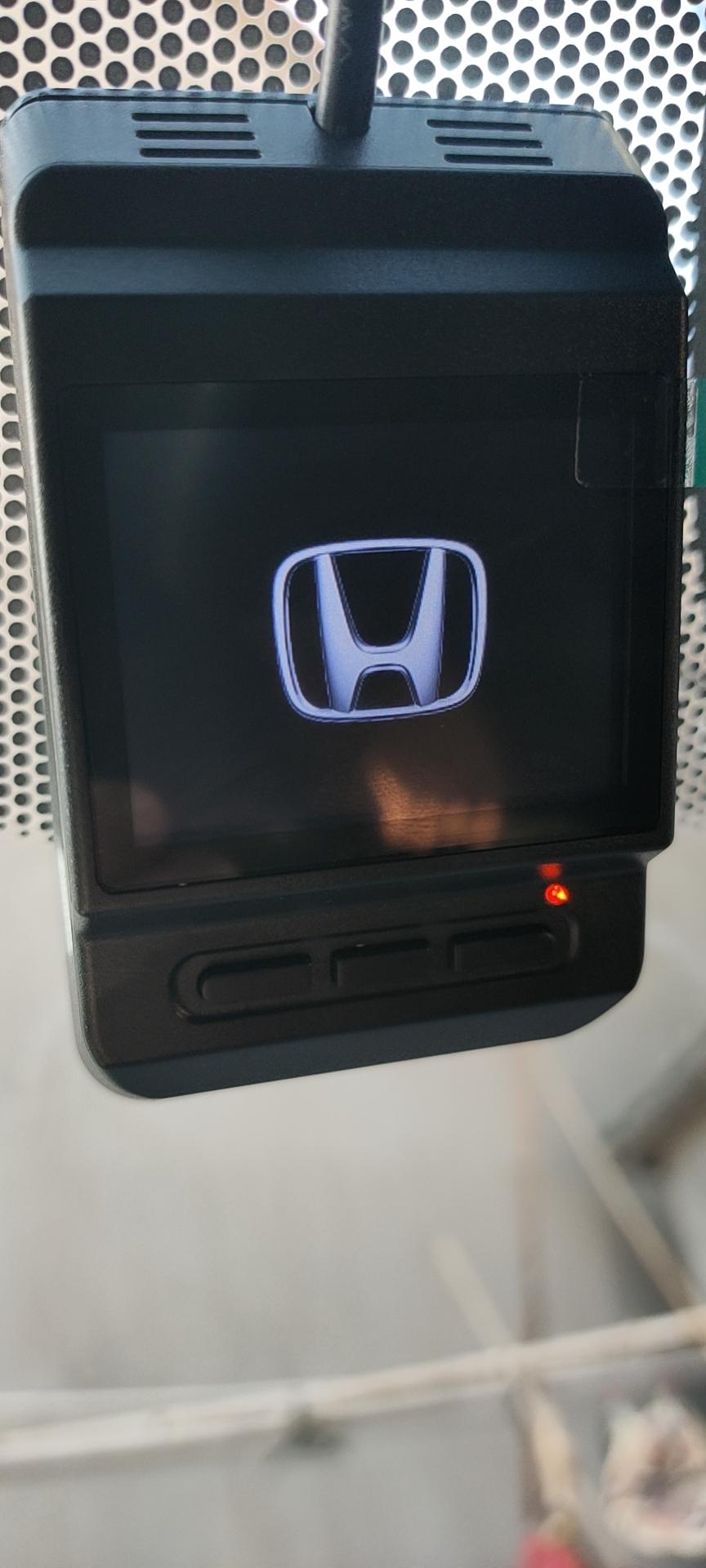 本田CR-V 本田CRV，厂家的行车记录仪用的蛮好的，不知道什么情况一下子就这样了，按什么的没有反应，有哪位大神知道什么