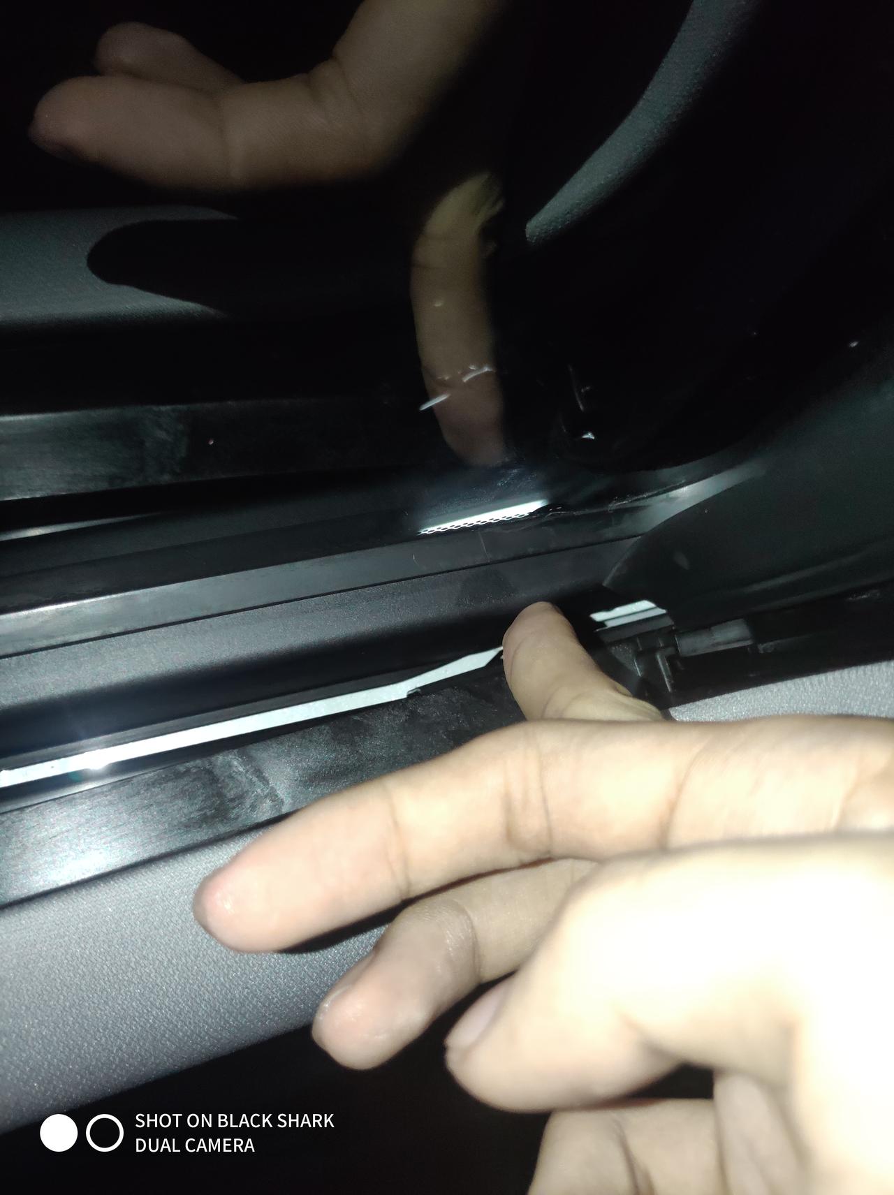 本田CR-V CRV天窗塑料边缘敲击窗户异响可以解决吗！