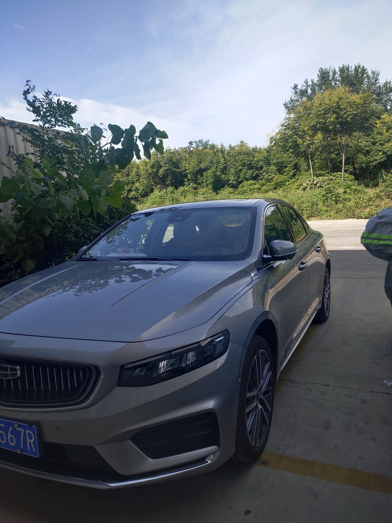 吉利星瑞 异响 ，经过颠簸路段的时候，有点像是轮胎敲击地面的声音，清脆的 啪 啪 啪 的声音。关闭车窗和音乐的时候听的很