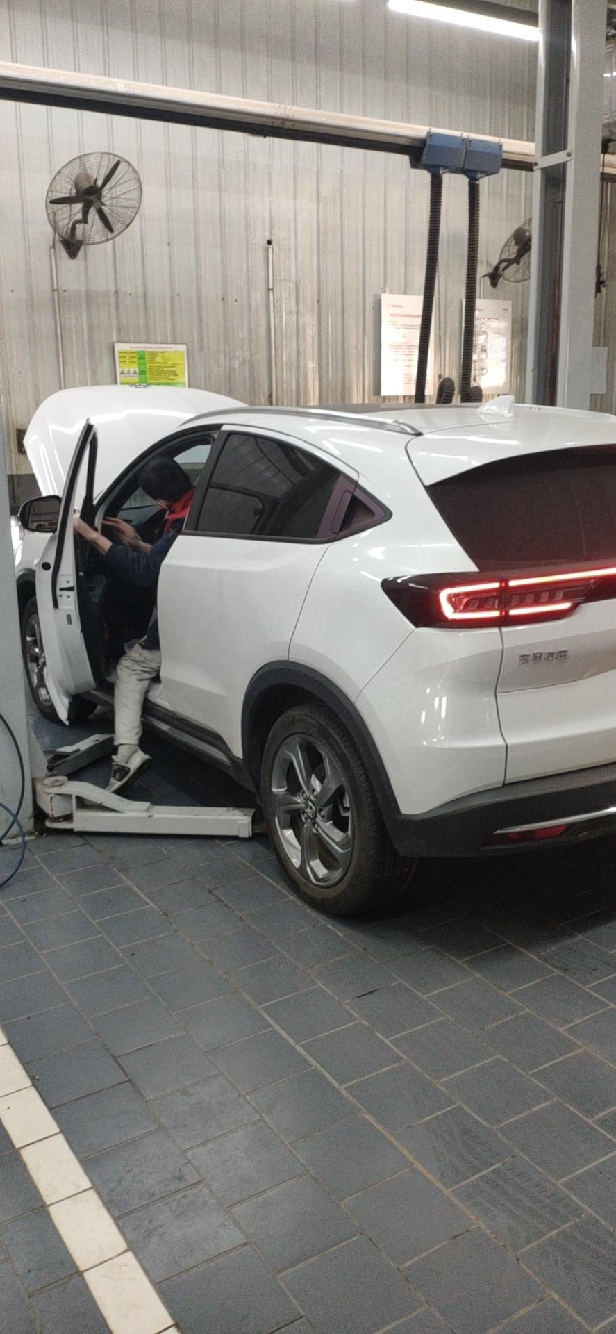 思铭东风本田M-NV mnv高配白，已购买9个月，里程8000km，坐标河北，在各种情况下都已经开过车了，相信自己对mn