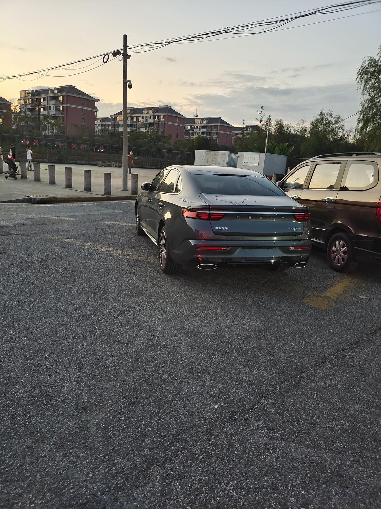 吉利星瑞 怎么感觉我三个月首保之后动力不丝滑了呢？ 之前新车一踩就窜，现在踩了发动机光叫不丝滑了，之前和现在用的都是舒适
