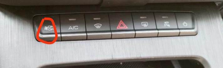 哈弗H6 空调开关打开或者关闭从哪里能较为准确的看出来。按钮上没灯。屏幕在导航的时候没有特殊的显示。另外这一排按键阻尼手