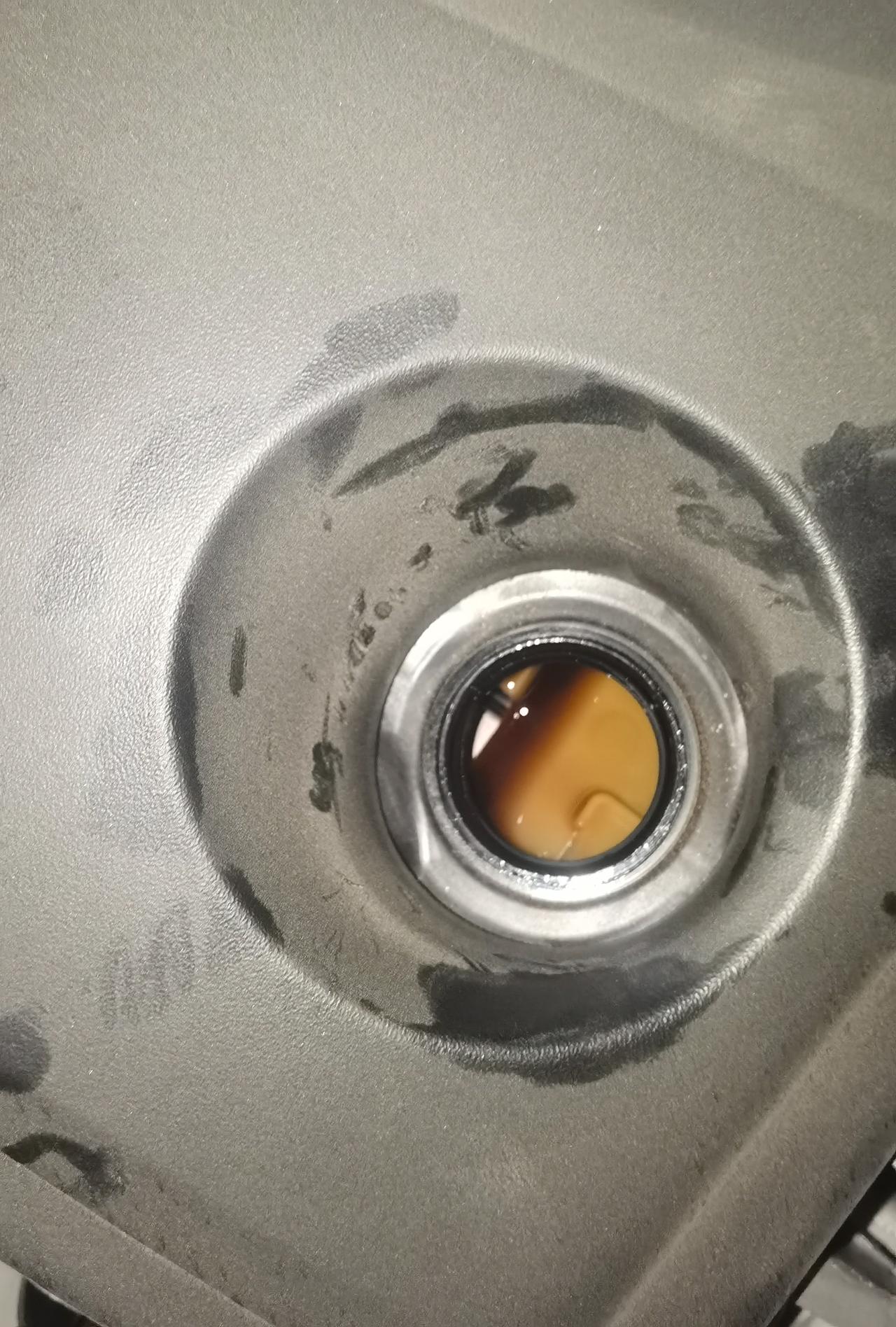 丰田凯美瑞 这机油乳化了？