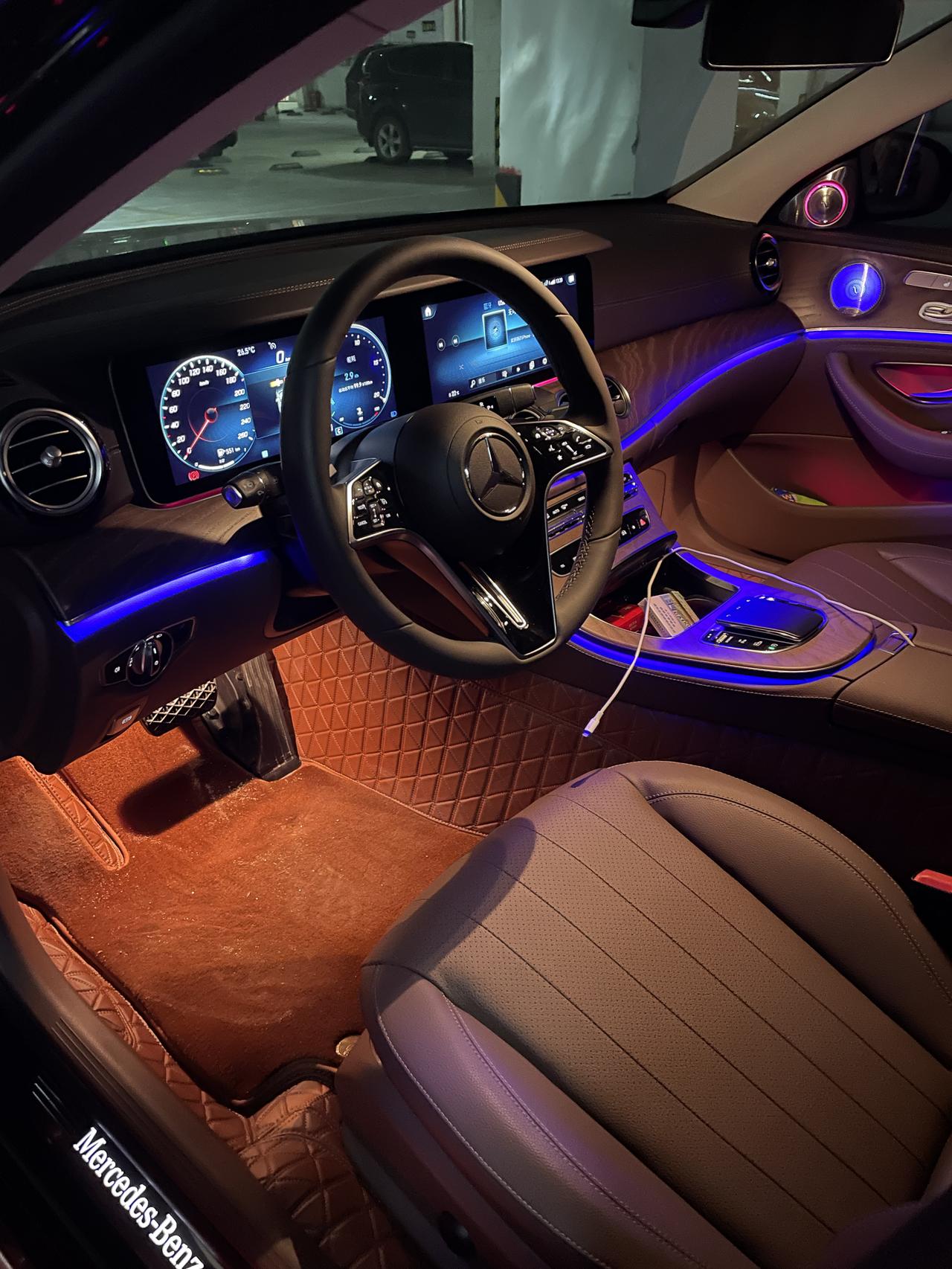 奔驰E级 CarPlay问题：连接CarPlay后，方向盘右边的触控按键上下左右有延迟，ok键还经常无法控制。大家有没有