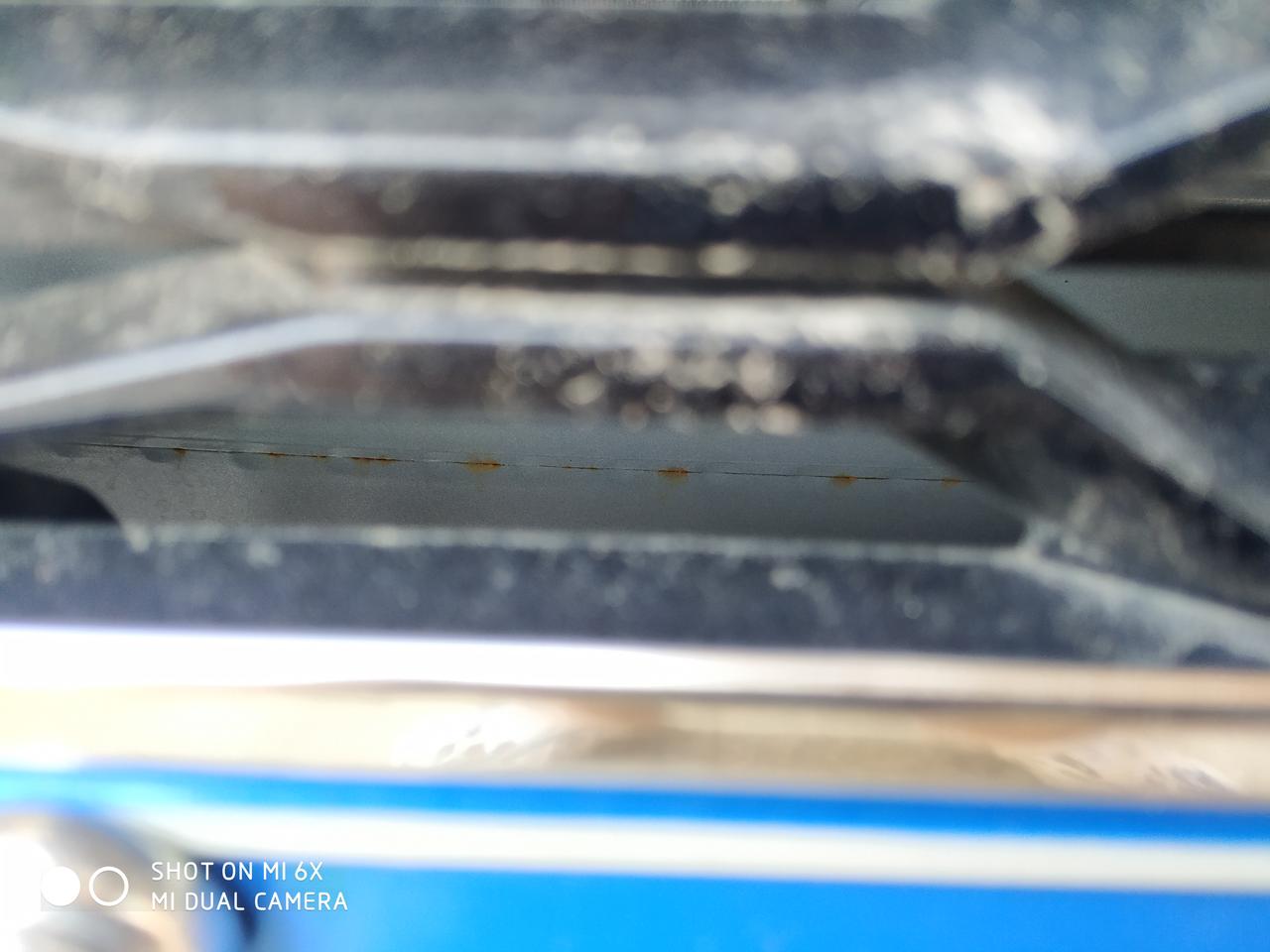 2021款逸动旗舰，4月定的车，提的是3月生产的车，今天洗车发现前防撞钢梁居然有锈迹！各位车友你们有留意到吗？该怎么办？